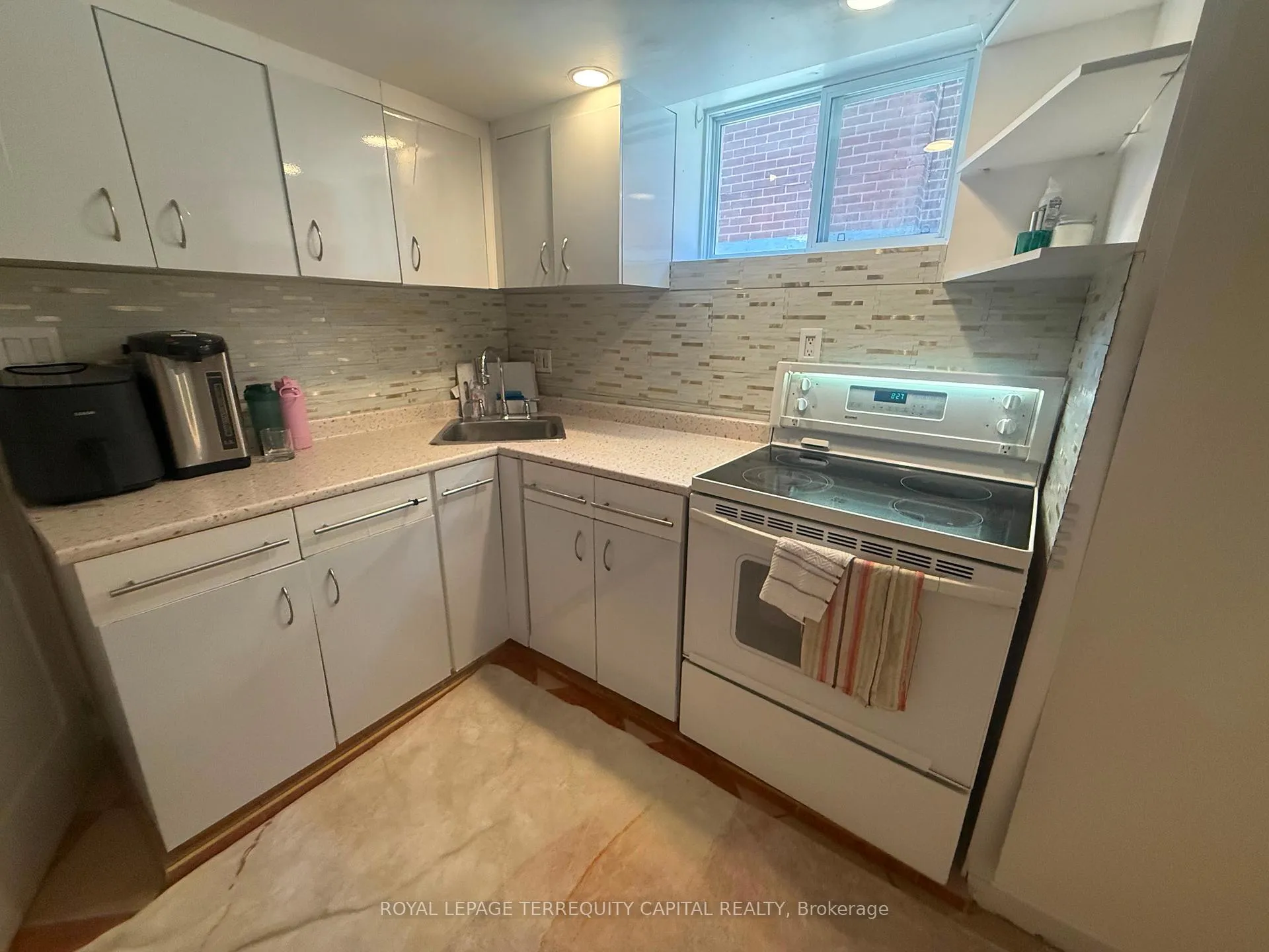 Photo 11 of Unit Lower, 29 Glamis Avenue, Toronto, Rockcliffe-Smythe — HOMEH