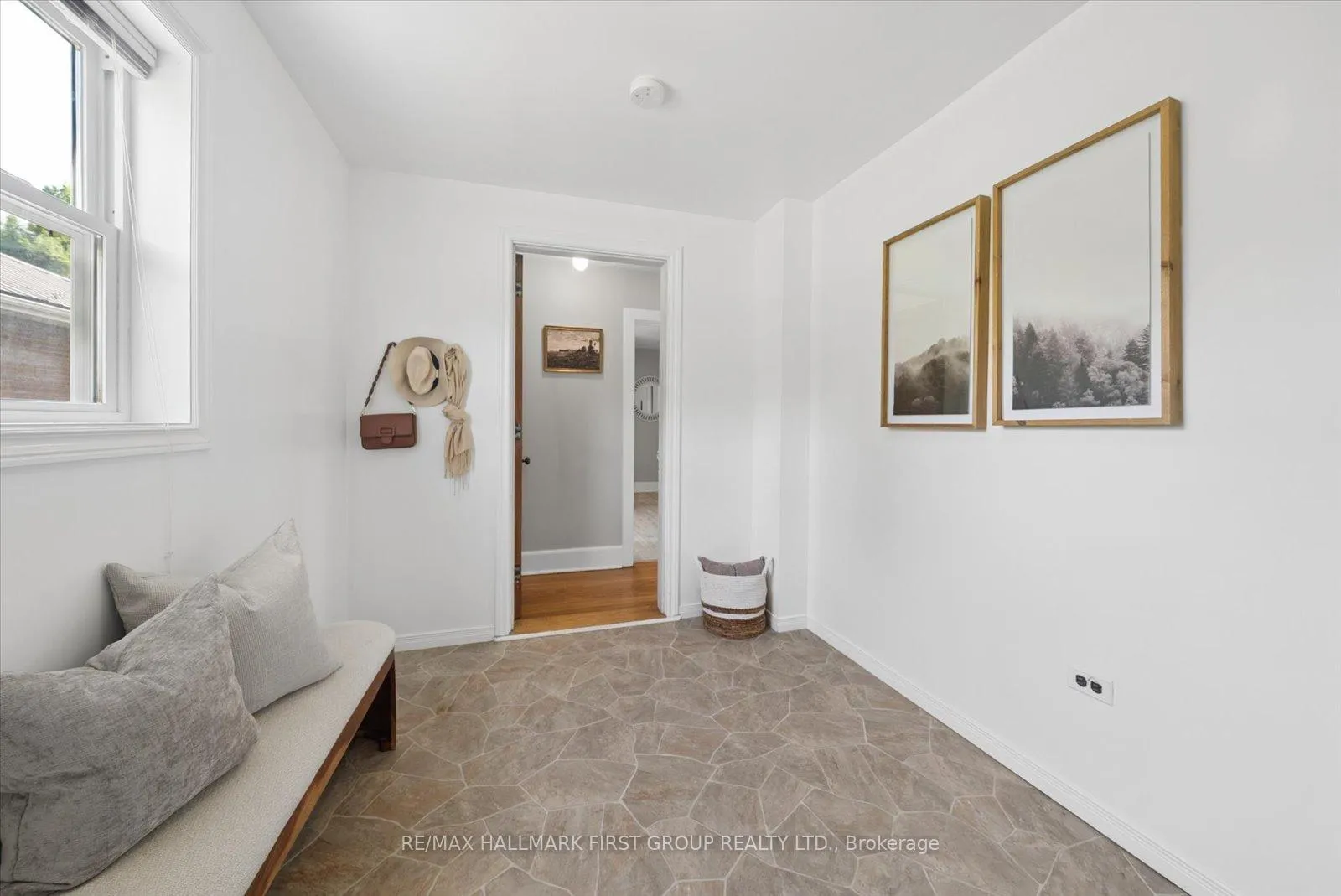 Photo 3 of 2511 Bensfort Road, Peterborough, Ashburnham Ward 4 — HOMEH