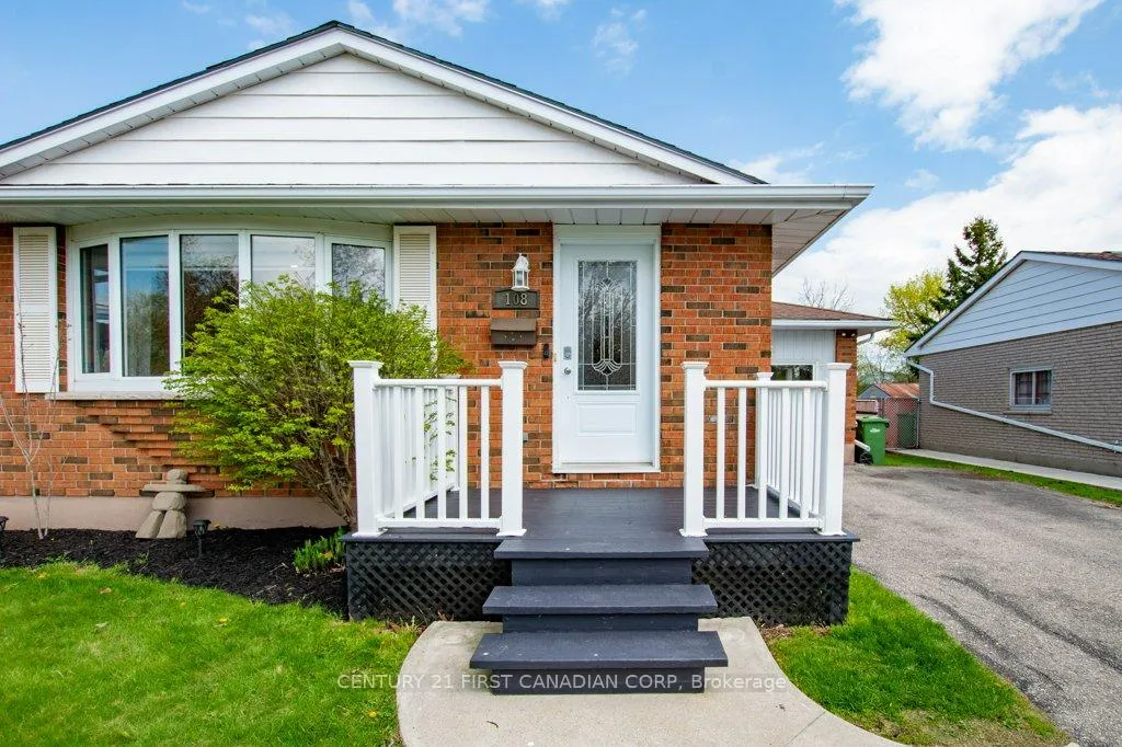 Photo 5 of 108 Lawrence Avenue, St. Thomas — HOMEH