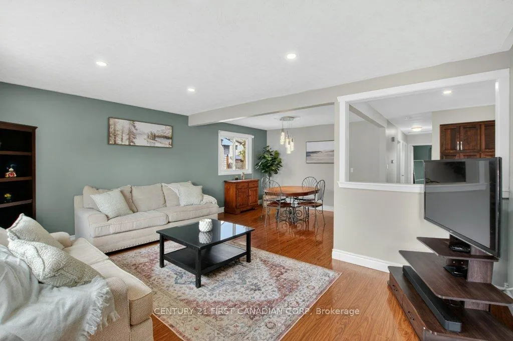 Photo 4 of 108 Lawrence Avenue, St. Thomas — HOMEH