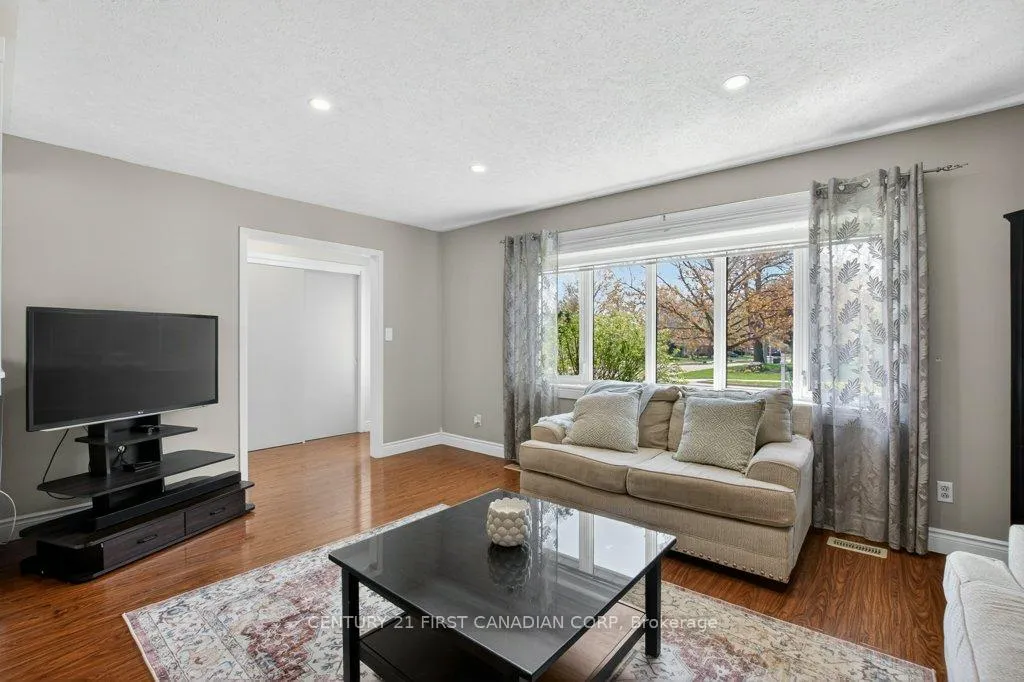 Photo 9 of 108 Lawrence Avenue, St. Thomas — HOMEH