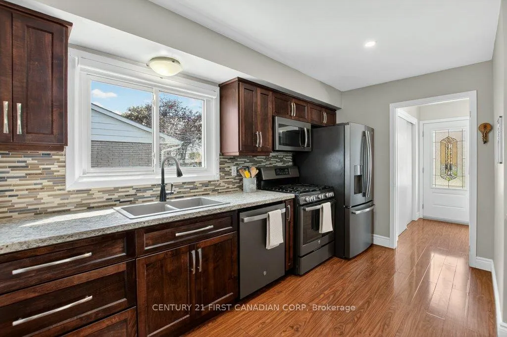 Photo 12 of 108 Lawrence Avenue, St. Thomas — HOMEH