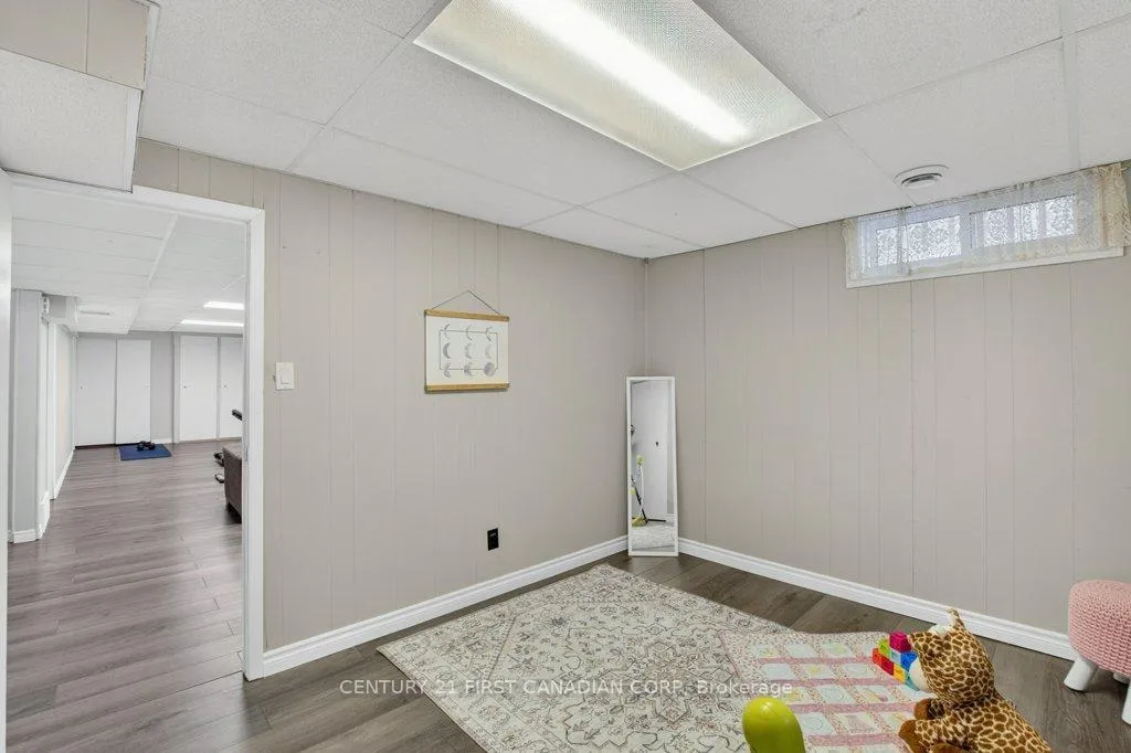 Photo 34 of 108 Lawrence Avenue, St. Thomas — HOMEH