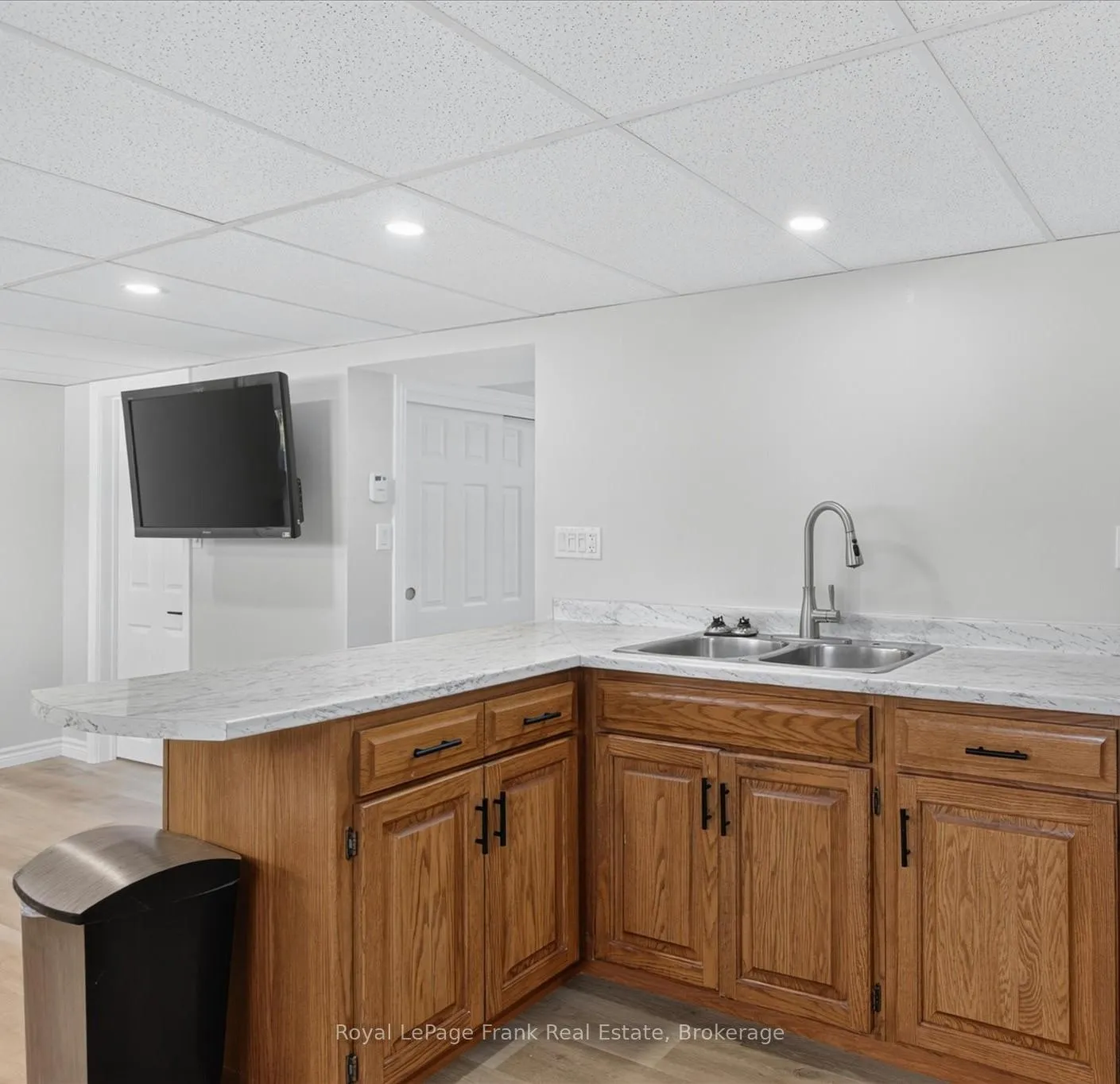 Photo 29 of 314 Sherin Avenue, Peterborough, Ashburnham Ward 4 — HOMEH