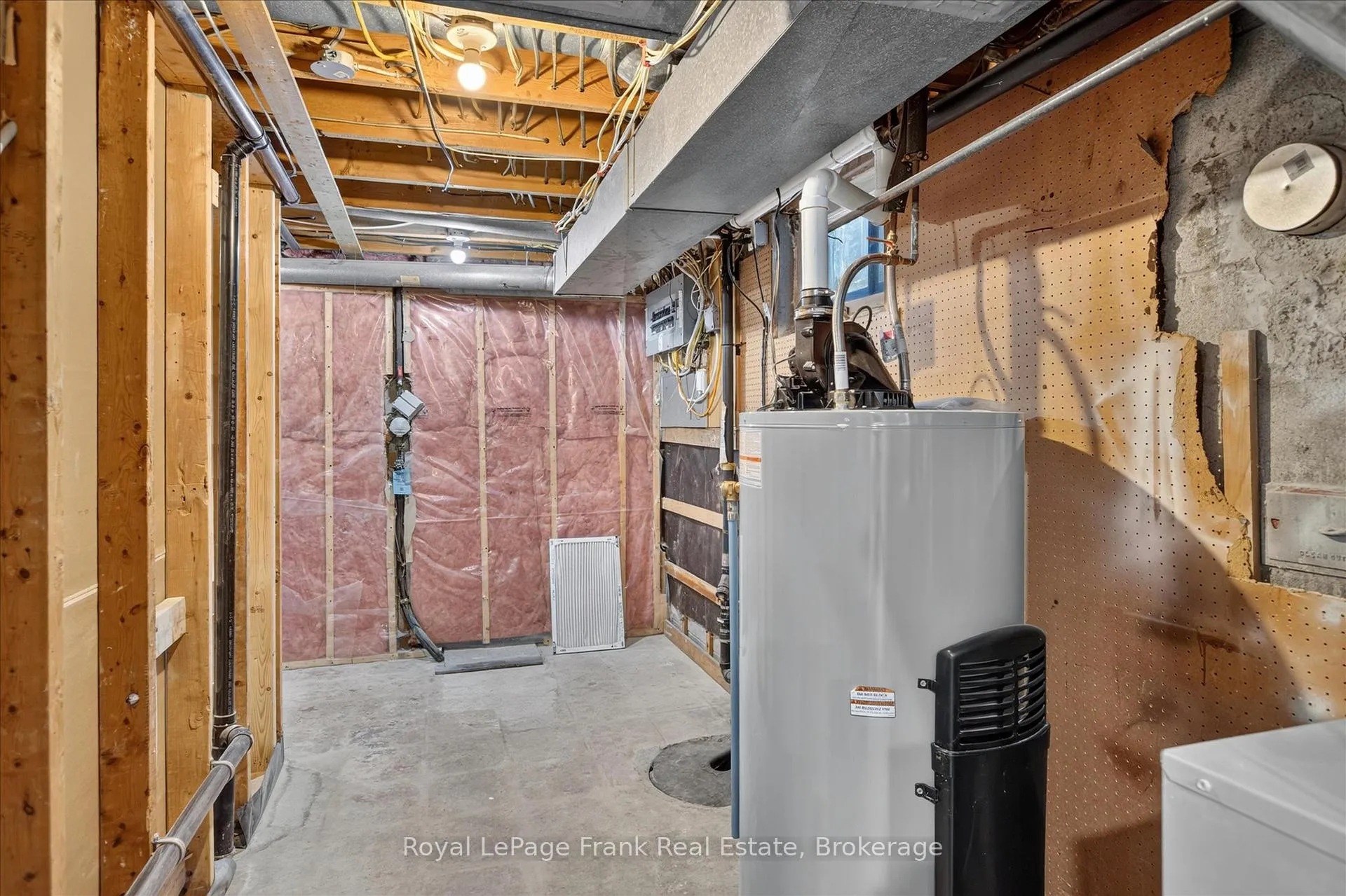 Photo 34 of 314 Sherin Avenue, Peterborough, Ashburnham Ward 4 — HOMEH