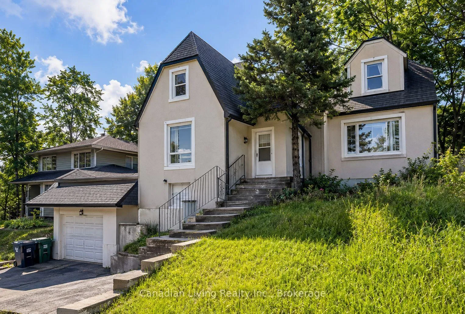 Photo of Unit Main, 143 Steeles Avenue E