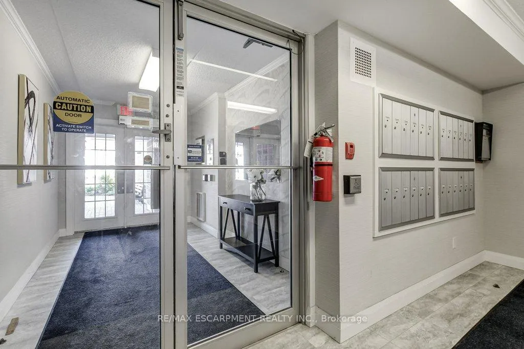 Photo 5 of Unit 203, 500 Silverbirch Boulevard, Hamilton, Villages of Glancaster — HOMEH