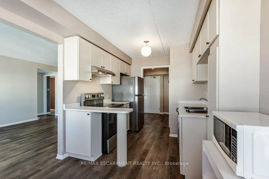 Photo 15 of Unit 203, 500 Silverbirch Boulevard, Hamilton, Villages of Glancaster — HOMEH