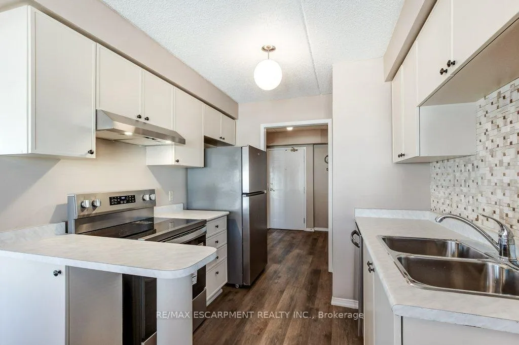 Photo 16 of Unit 203, 500 Silverbirch Boulevard, Hamilton, Villages of Glancaster — HOMEH