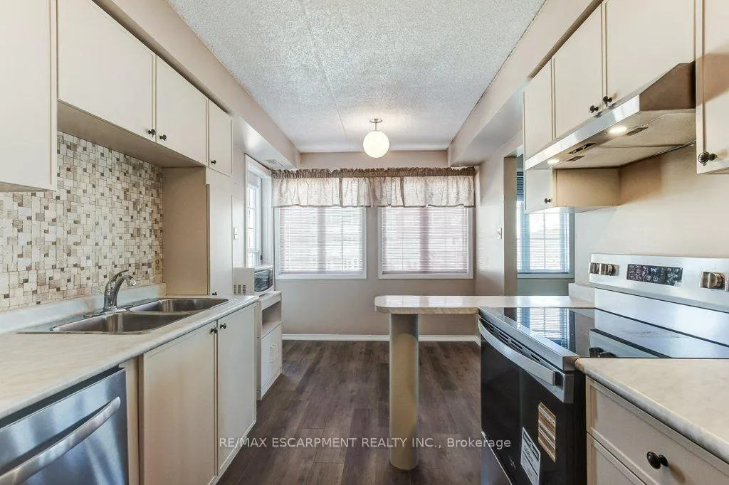 Photo 17 of Unit 203, 500 Silverbirch Boulevard, Hamilton, Villages of Glancaster — HOMEH