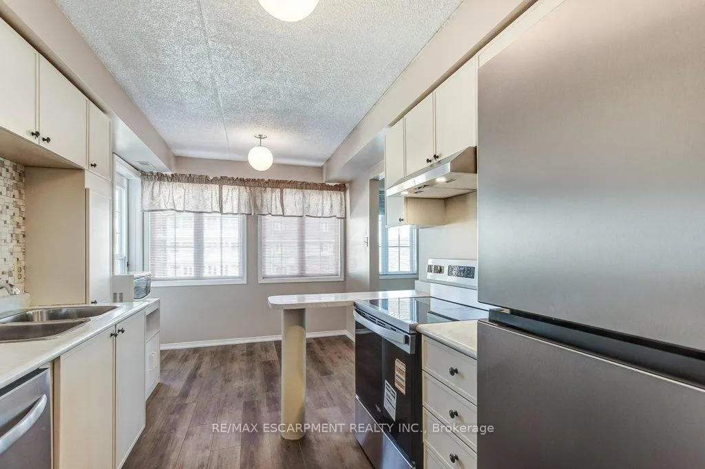 Photo 18 of Unit 203, 500 Silverbirch Boulevard, Hamilton, Villages of Glancaster — HOMEH