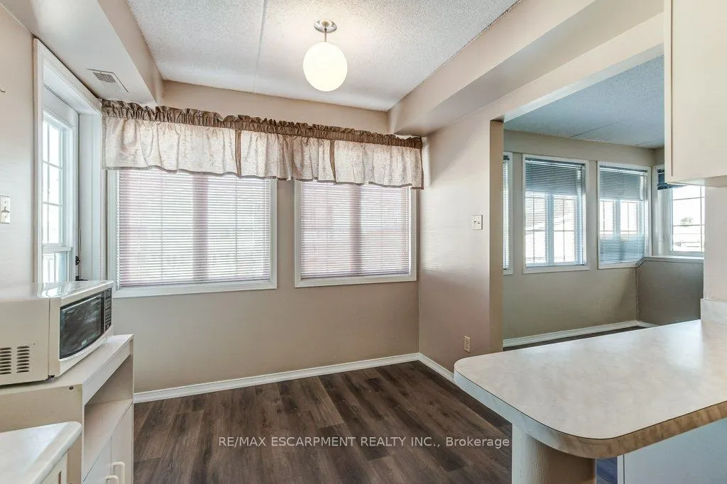 Photo 21 of Unit 203, 500 Silverbirch Boulevard, Hamilton, Villages of Glancaster — HOMEH