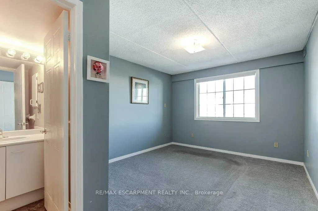 Photo 22 of Unit 203, 500 Silverbirch Boulevard, Hamilton, Villages of Glancaster — HOMEH