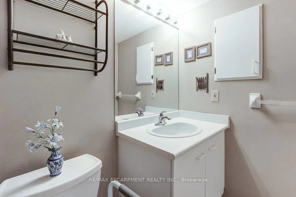 Photo 27 of Unit 203, 500 Silverbirch Boulevard, Hamilton, Villages of Glancaster — HOMEH