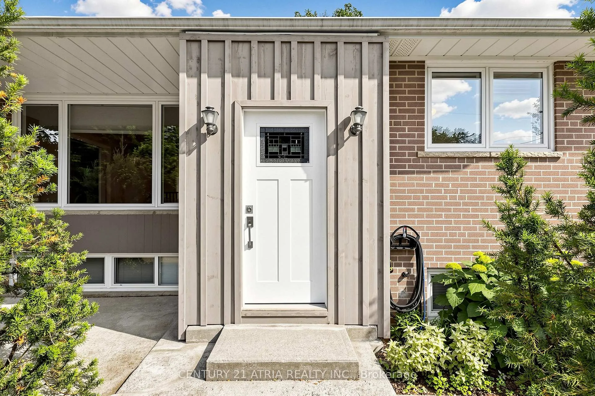 Photo 5 of 49 Netherford Road, Vaughan, Maple — HOMEH