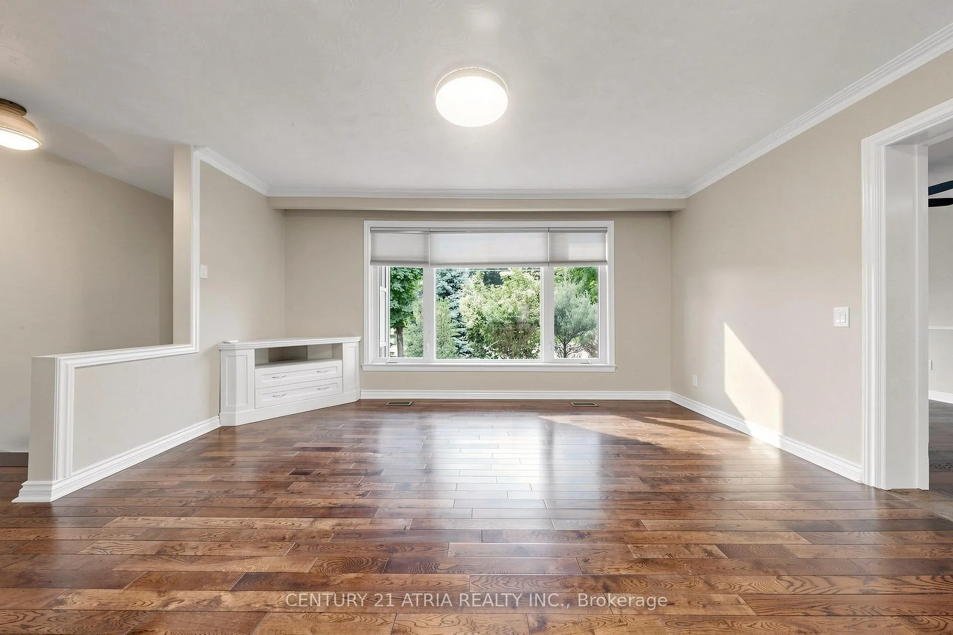 Photo 6 of 49 Netherford Road, Vaughan, Maple — HOMEH