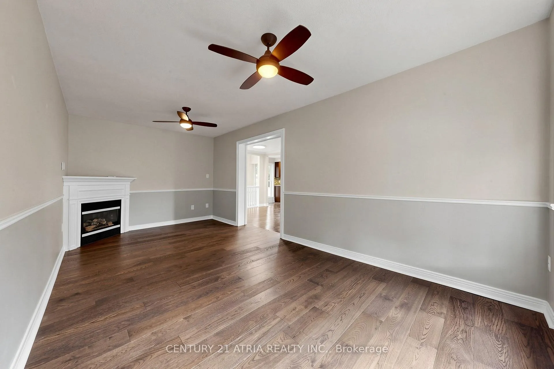 Photo 12 of 49 Netherford Road, Vaughan, Maple — HOMEH