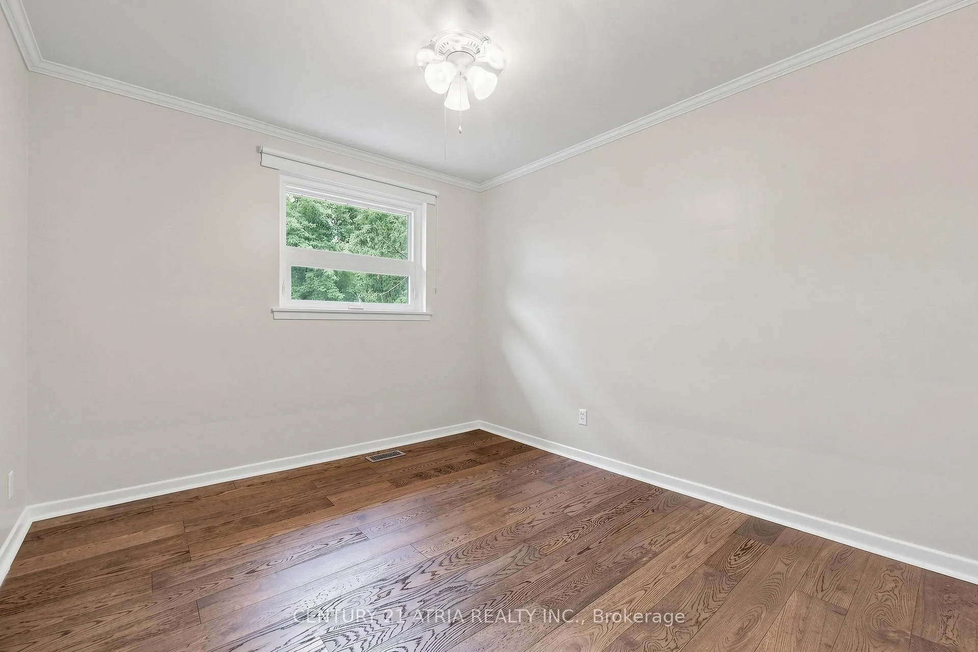 Photo 19 of 49 Netherford Road, Vaughan, Maple — HOMEH