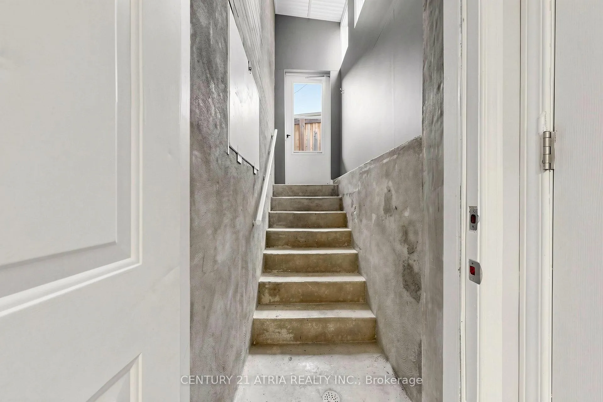Photo 25 of 49 Netherford Road, Vaughan, Maple — HOMEH