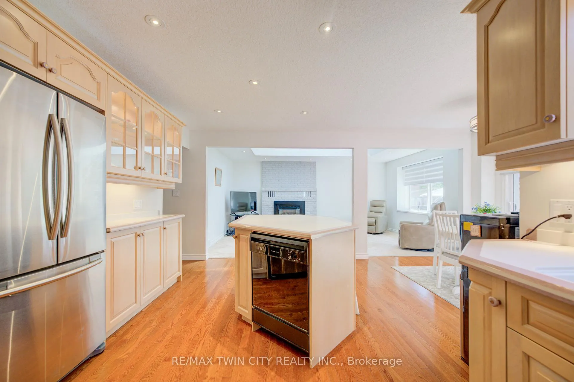 Photo 13 of 54 Stonegate Drive, Kitchener, Hidden Valley — HOMEH