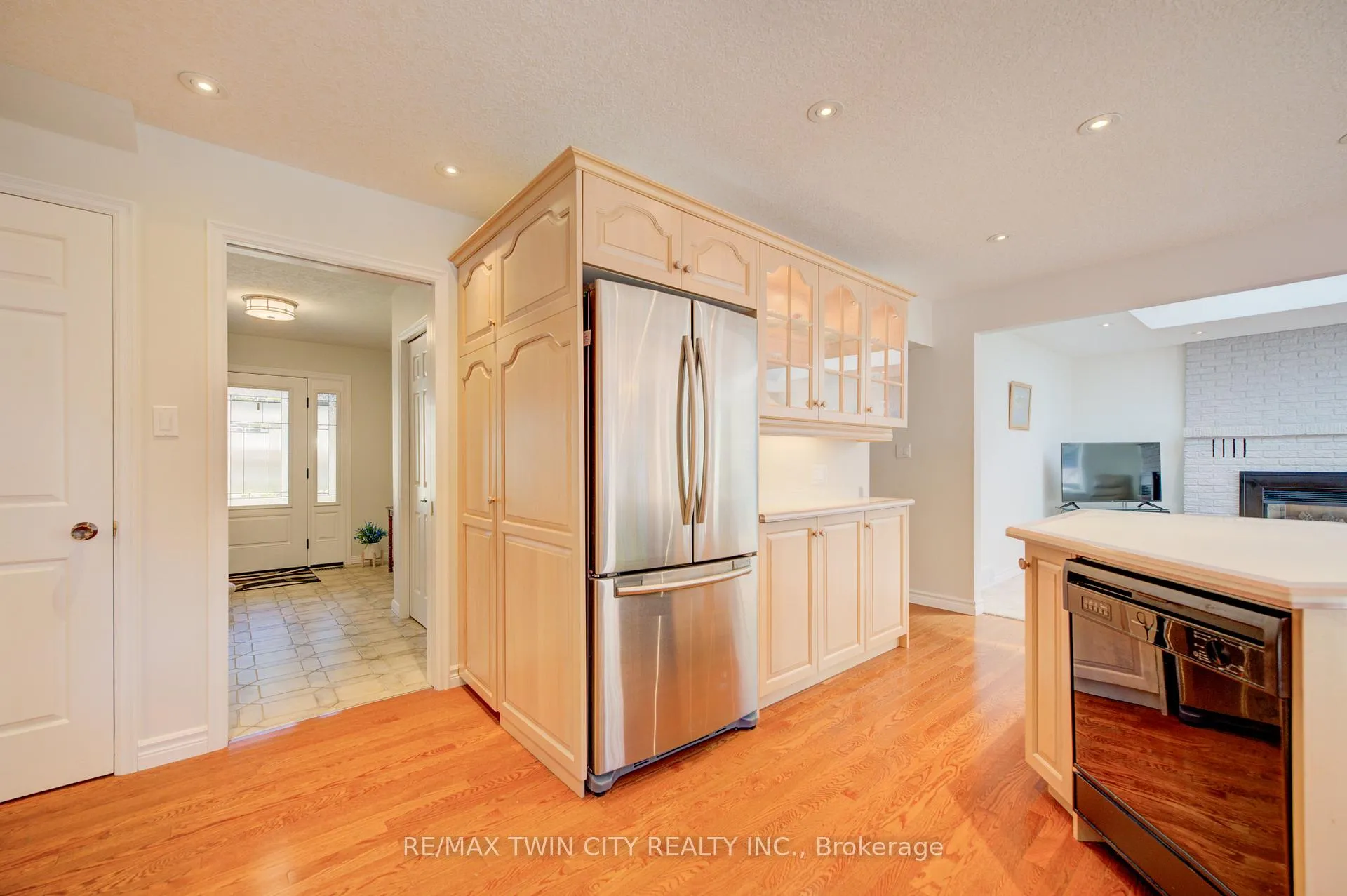 Photo 14 of 54 Stonegate Drive, Kitchener, Hidden Valley — HOMEH