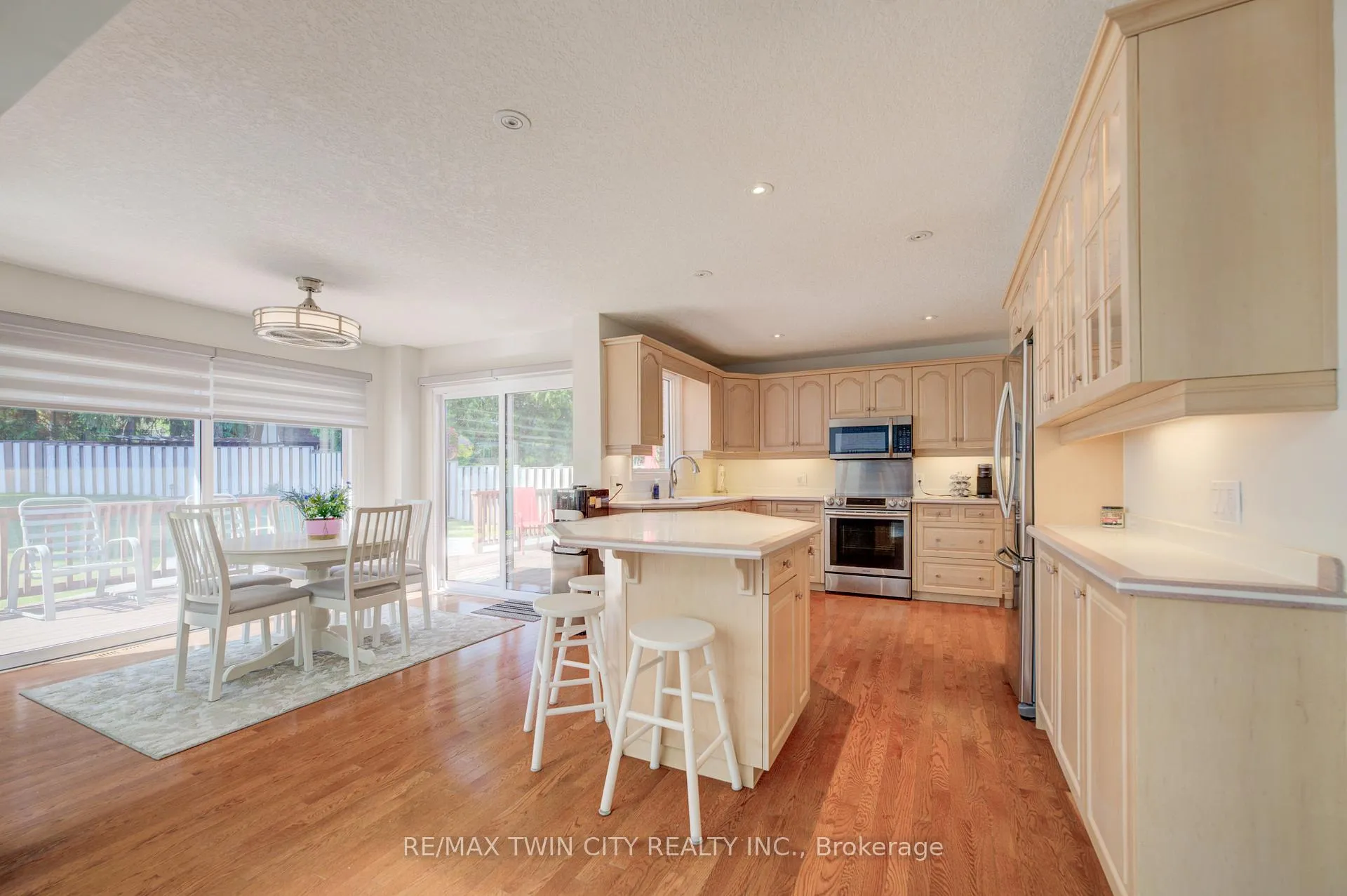 Photo 16 of 54 Stonegate Drive, Kitchener, Hidden Valley — HOMEH