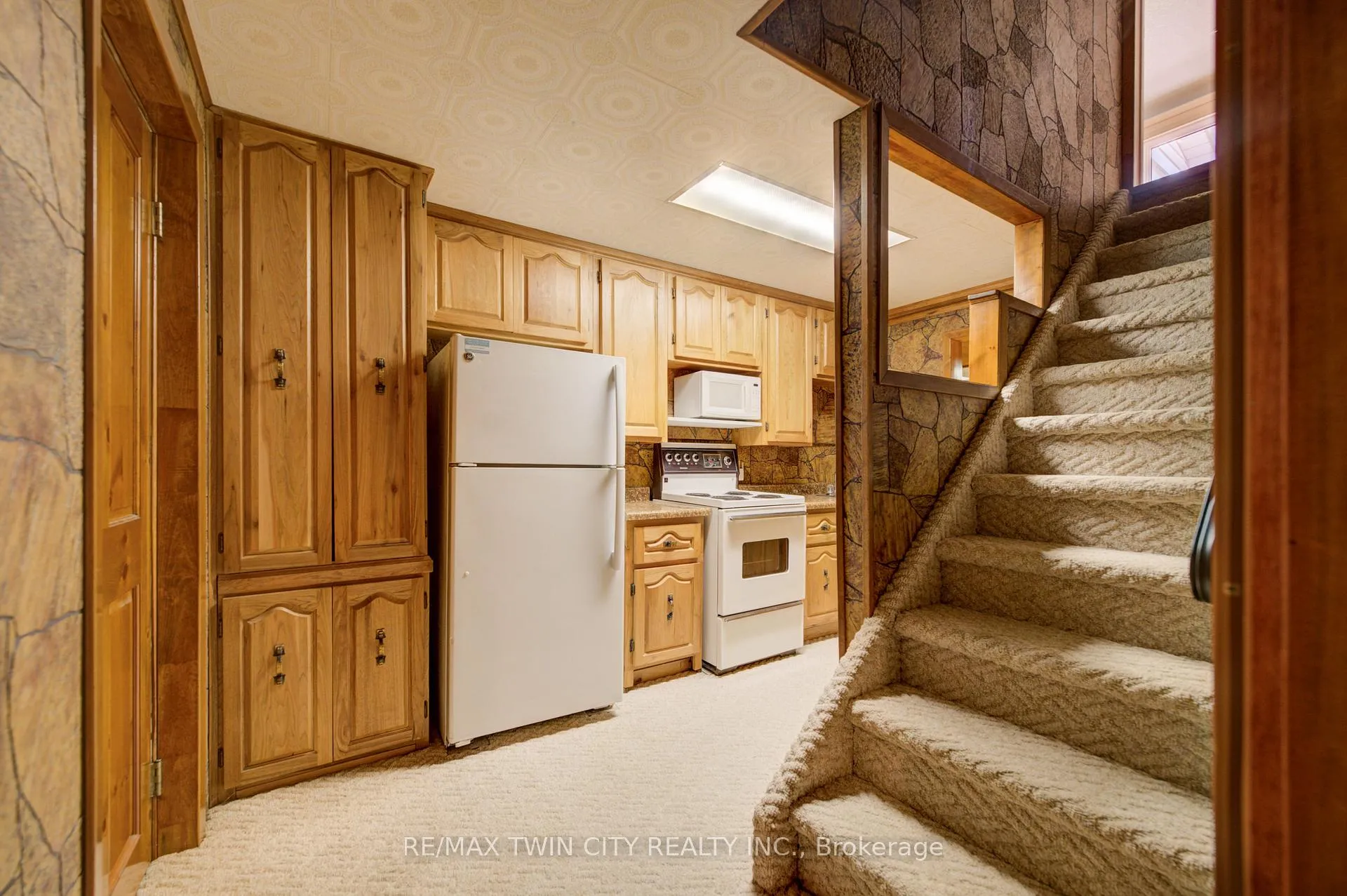 Photo 33 of 54 Stonegate Drive, Kitchener, Hidden Valley — HOMEH