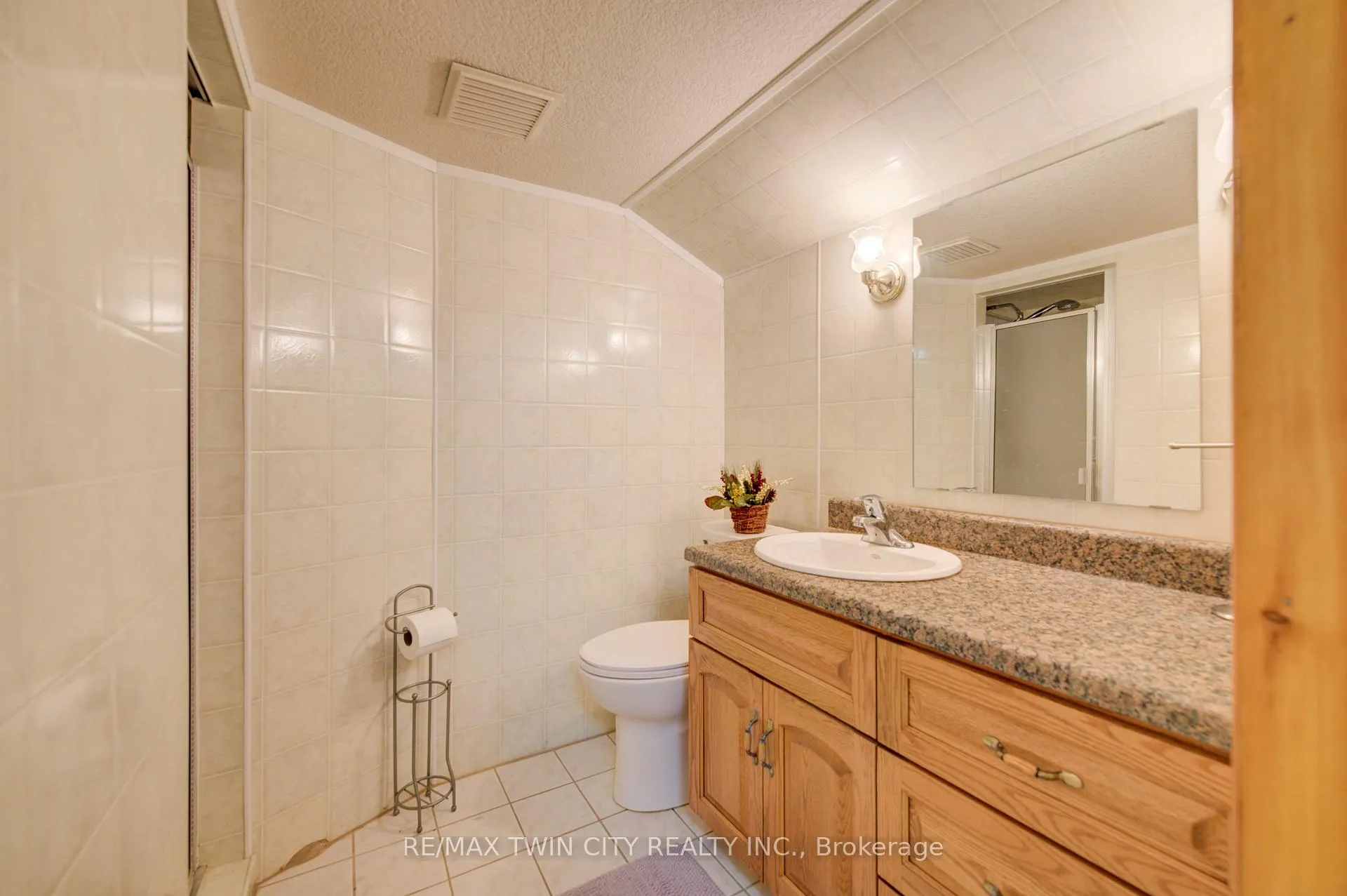 Photo 39 of 54 Stonegate Drive, Kitchener, Hidden Valley — HOMEH