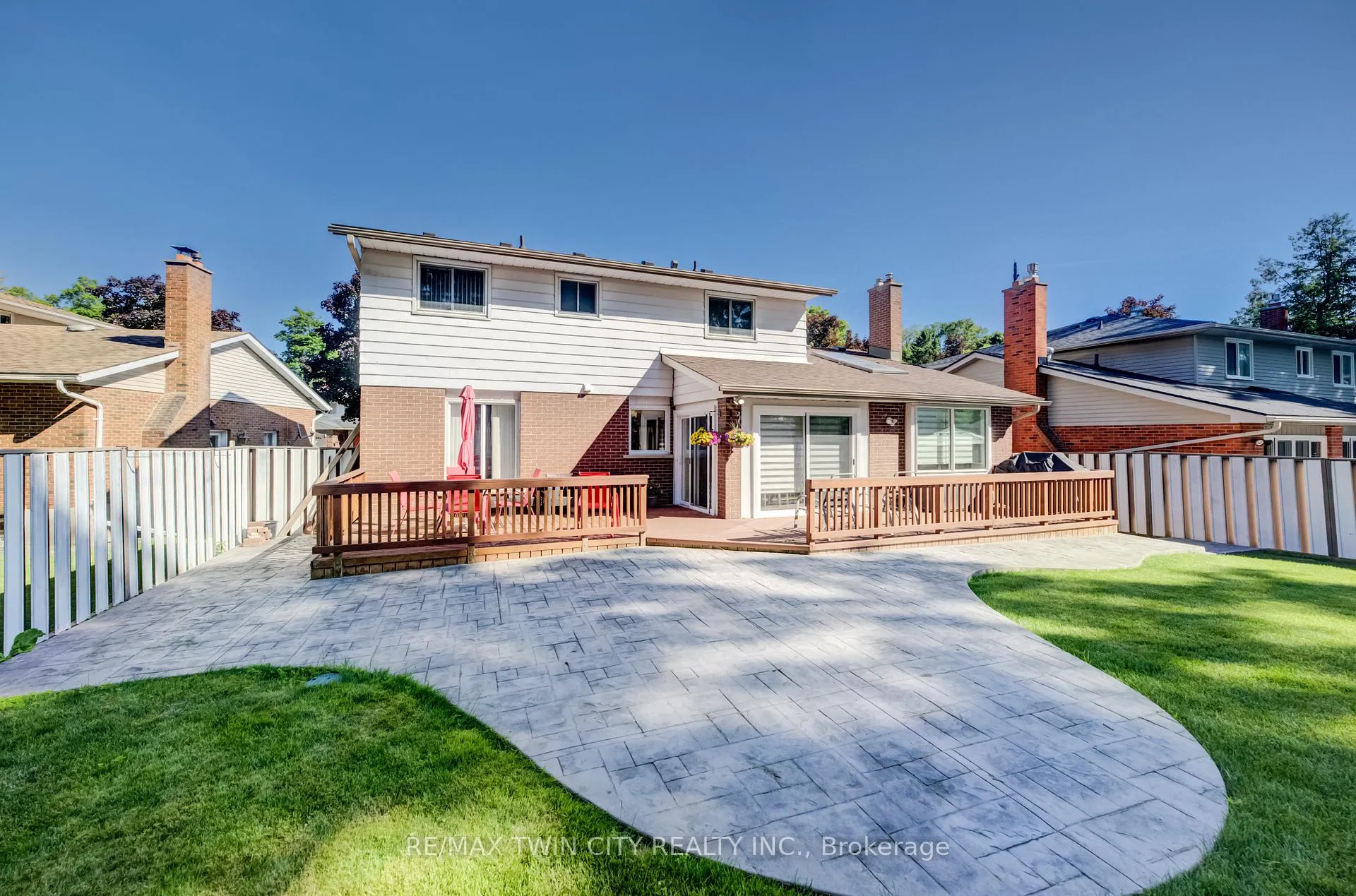 Photo 48 of 54 Stonegate Drive, Kitchener, Hidden Valley — HOMEH