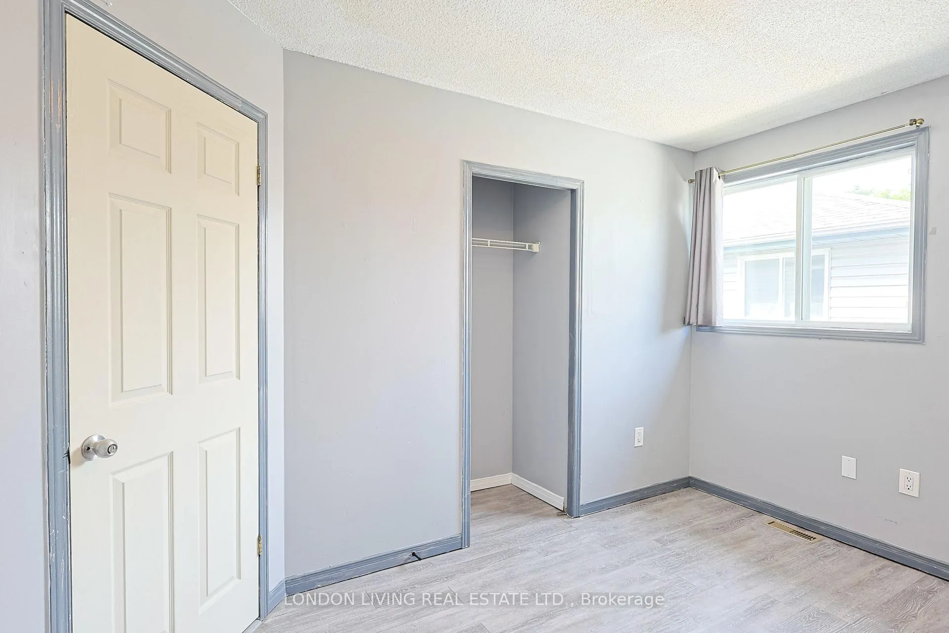 Photo 10 of 165 Thurman Circle, London, East D — HOMEH