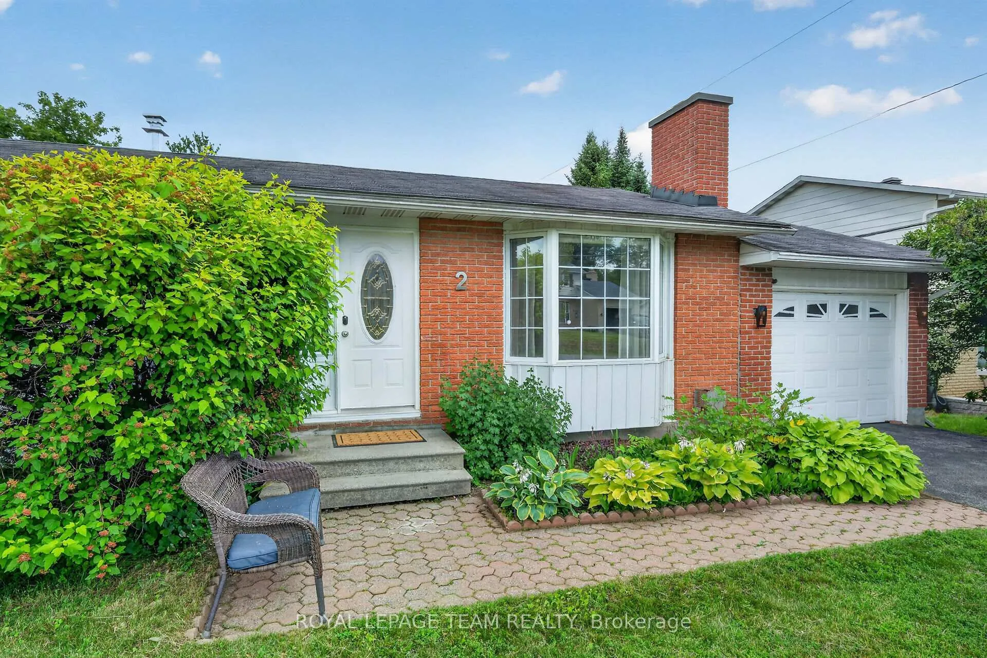Photo 3 of 2 Whisperwood Street, Ottawa, Munster — HOMEH