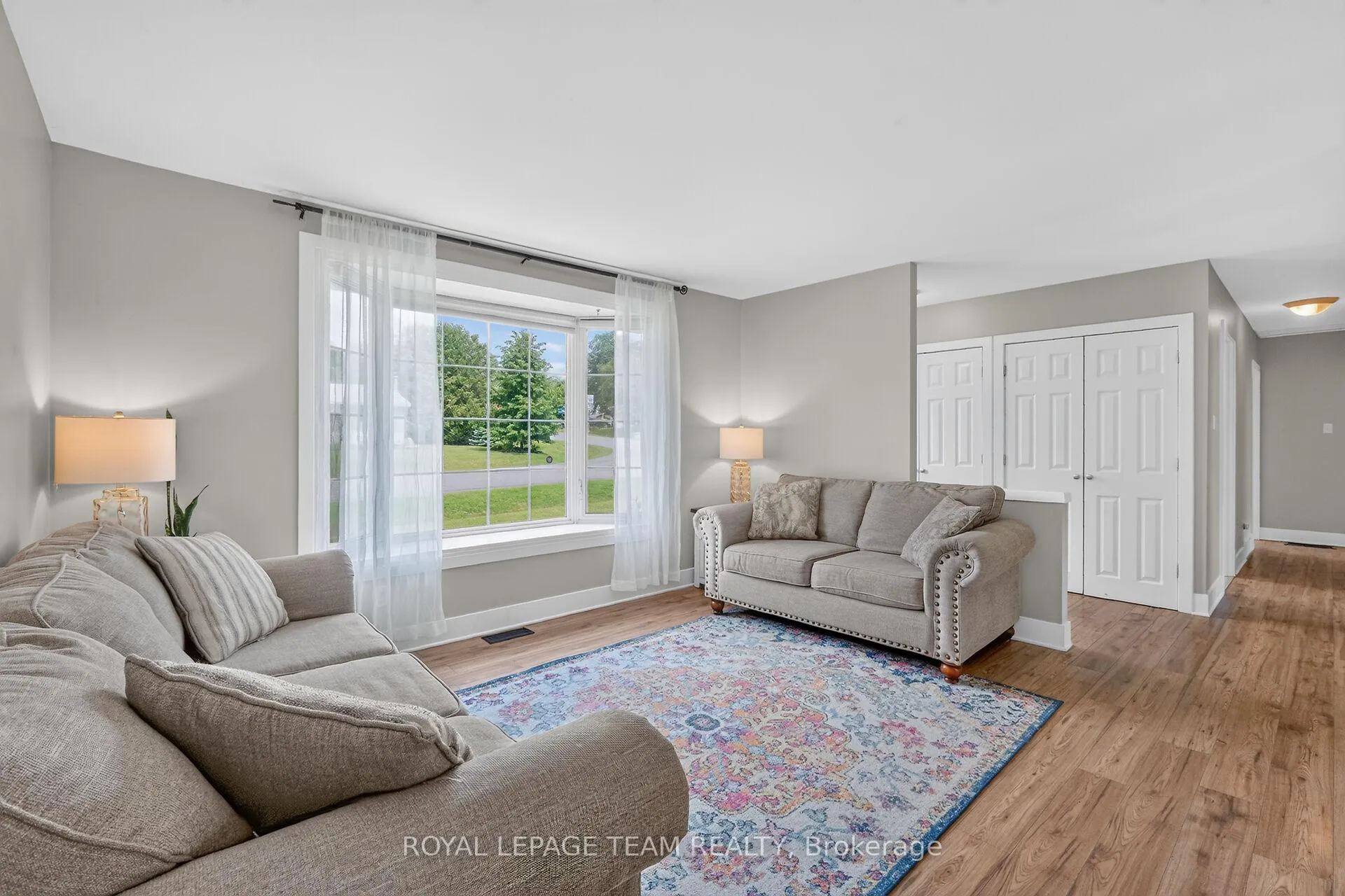 Photo 8 of 2 Whisperwood Street, Ottawa, Munster — HOMEH