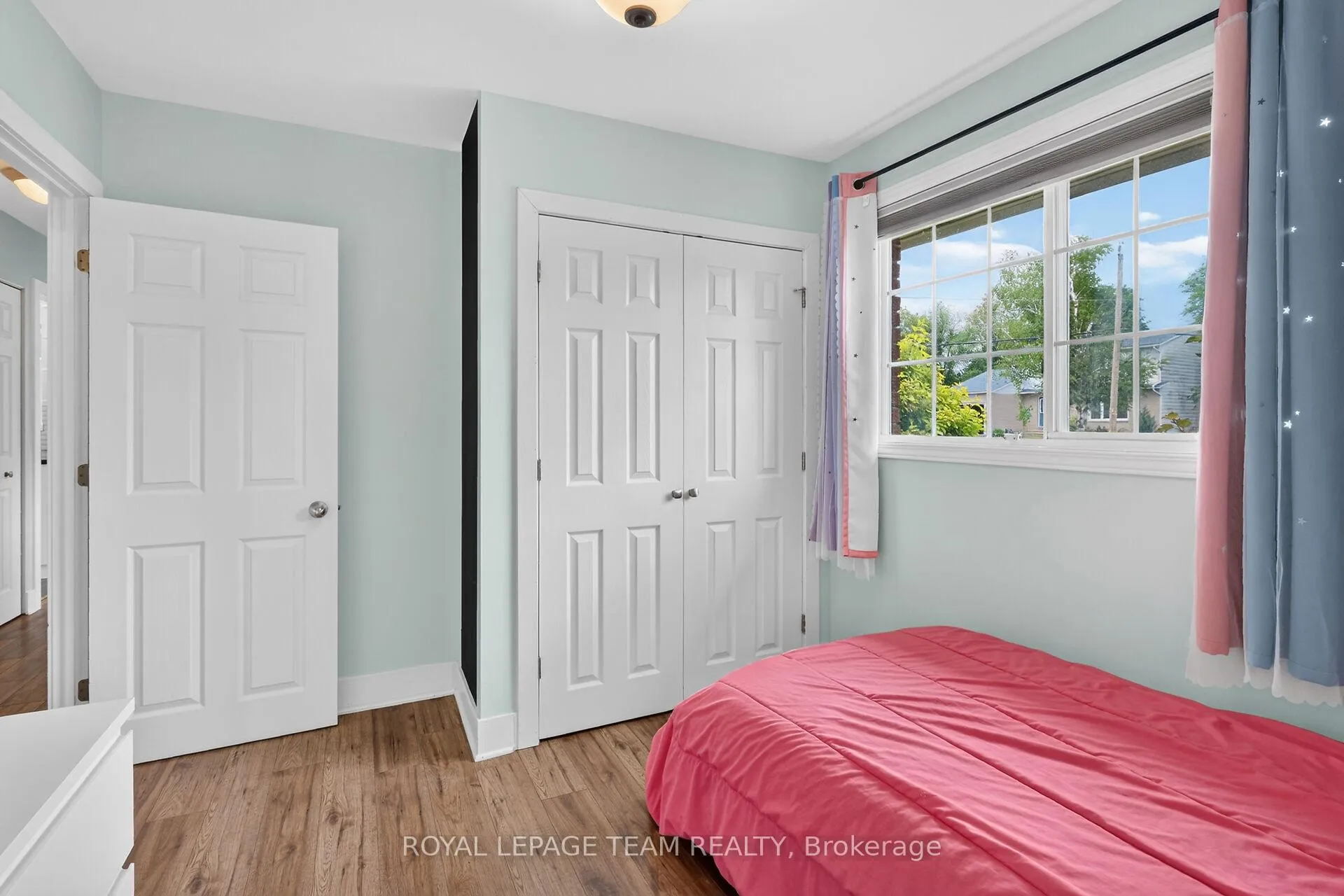 Photo 21 of 2 Whisperwood Street, Ottawa, Munster — HOMEH
