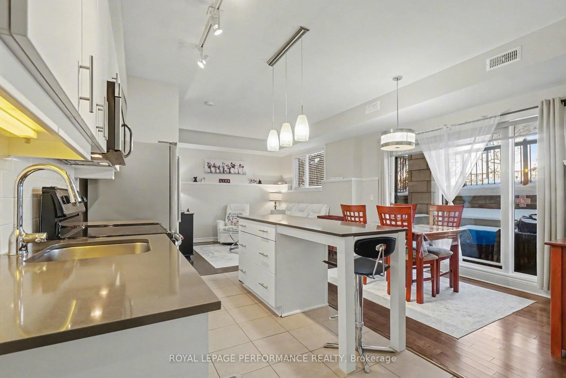 Photo 12 of Unit 101, 655 Beauparc Private, Ottawa, Cyrville — HOMEH