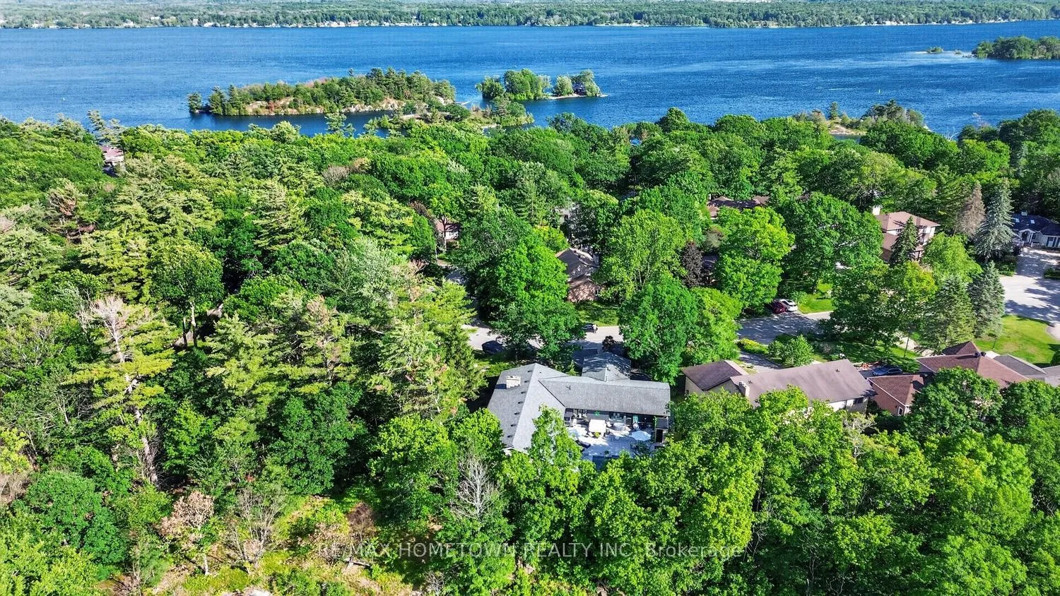 Photo 4 of 23 Pineview Road, Brockville, Brockville — HOMEH