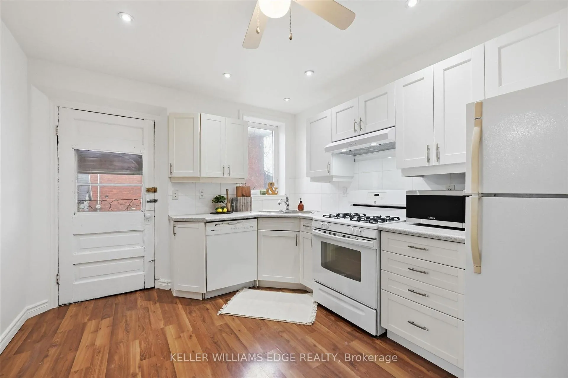 Photo 8 of 355 Cumberland Avenue, Hamilton, Blakeley — HOMEH