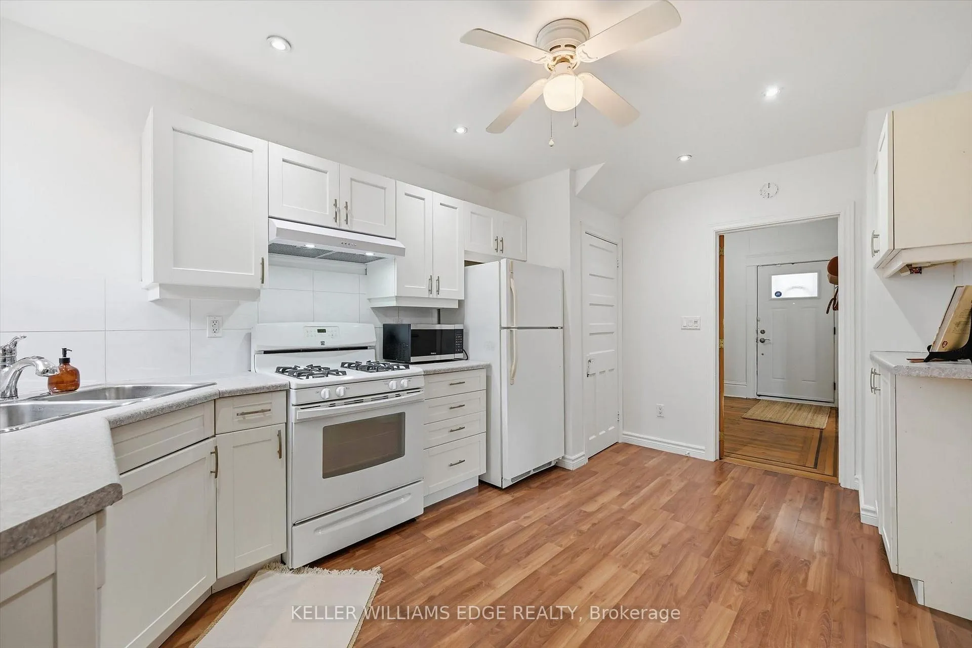 Photo 9 of 355 Cumberland Avenue, Hamilton, Blakeley — HOMEH
