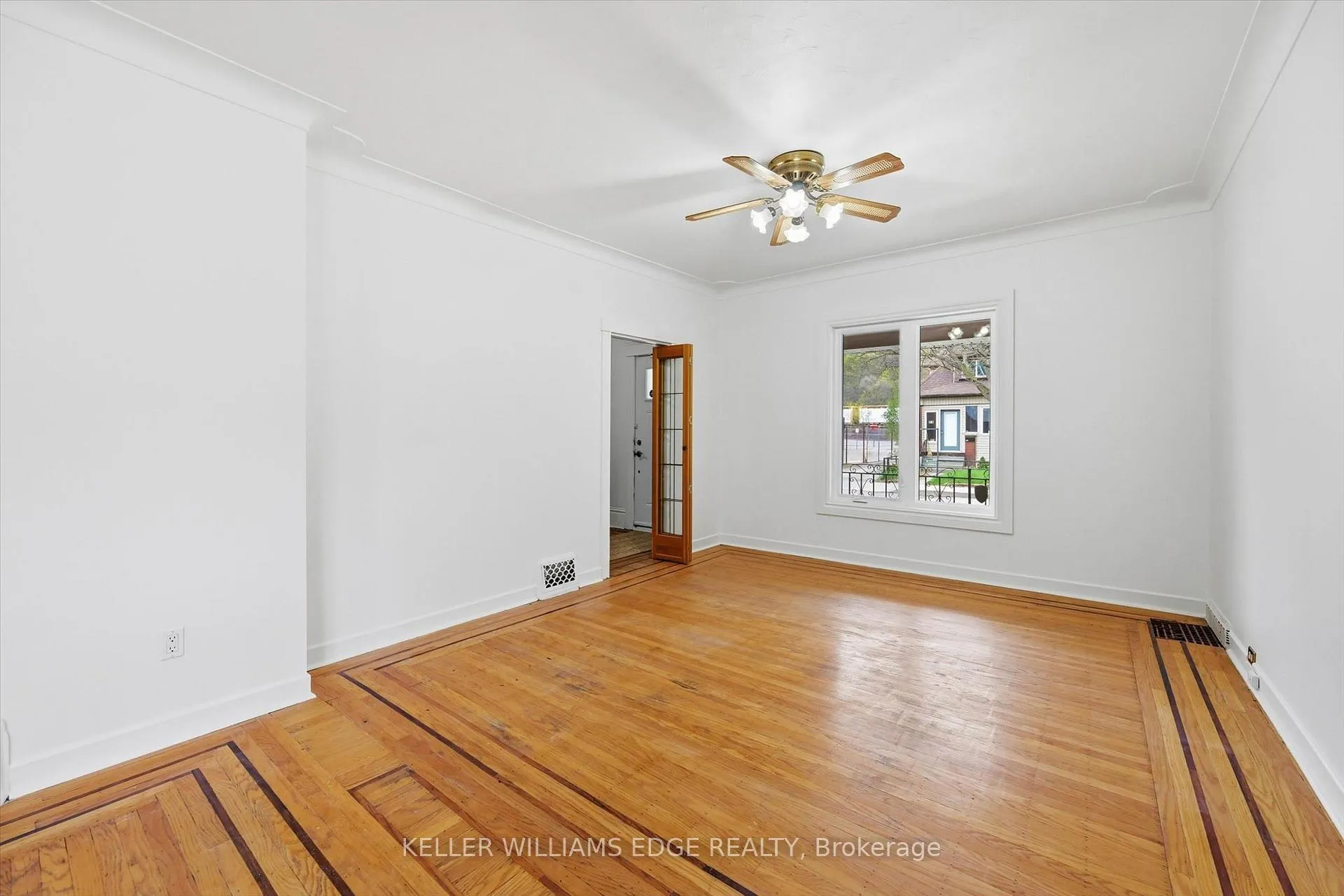 Photo 12 of 355 Cumberland Avenue, Hamilton, Blakeley — HOMEH