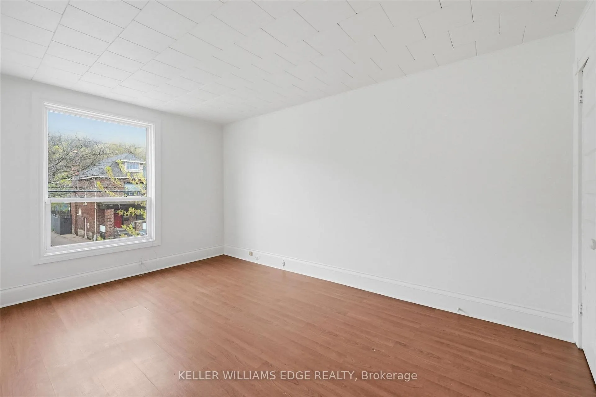 Photo 17 of 355 Cumberland Avenue, Hamilton, Blakeley — HOMEH