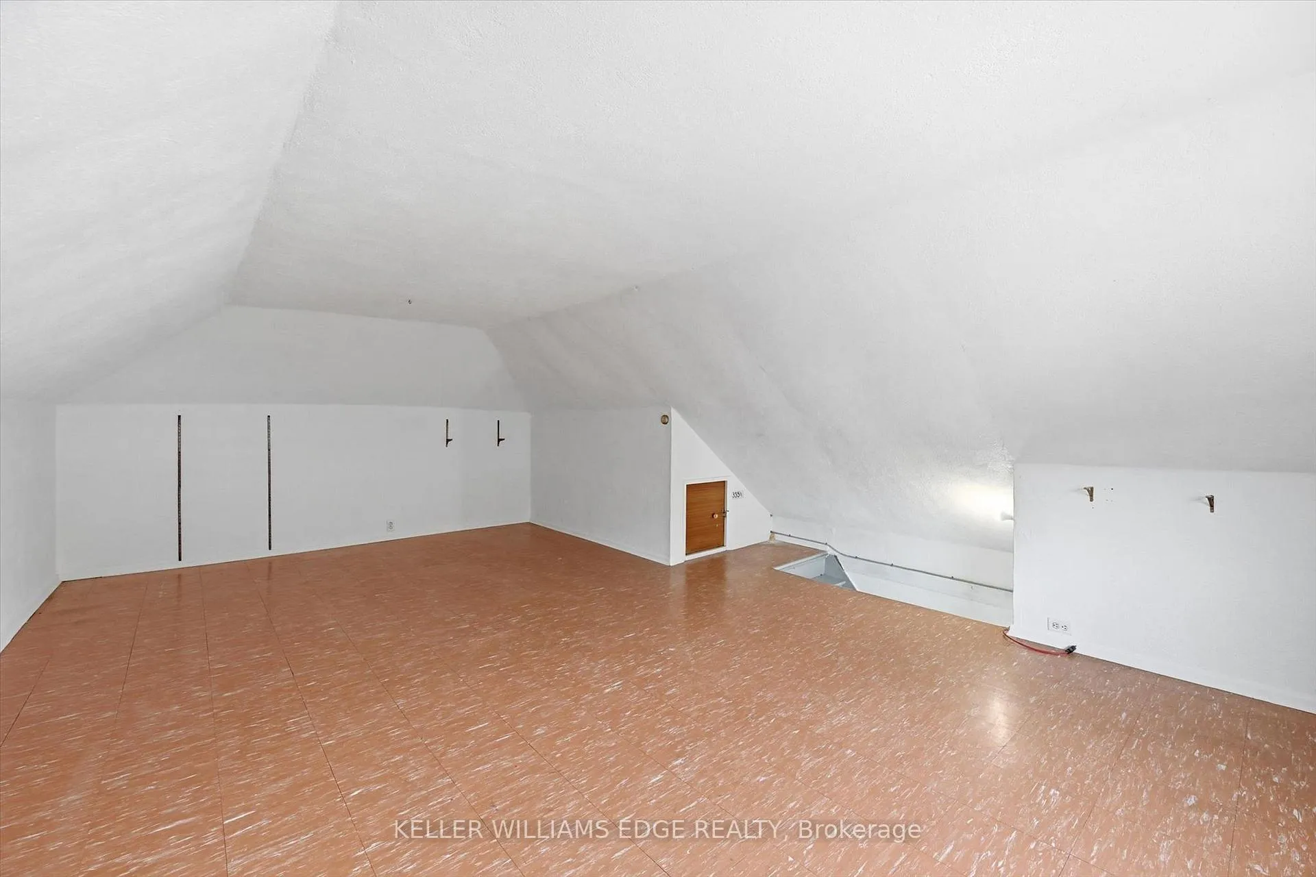 Photo 25 of 355 Cumberland Avenue, Hamilton, Blakeley — HOMEH