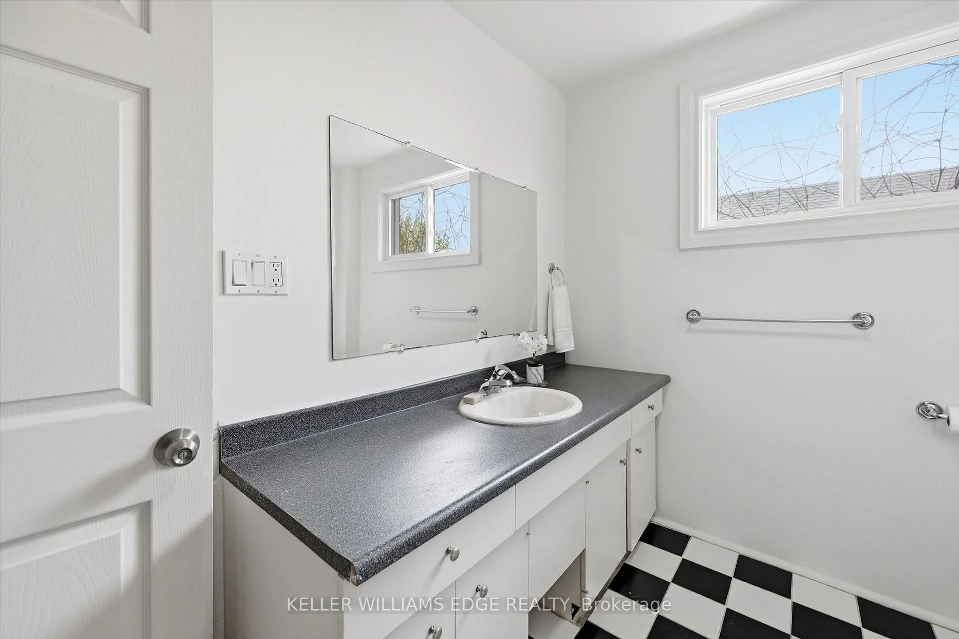 Photo 27 of 355 Cumberland Avenue, Hamilton, Blakeley — HOMEH
