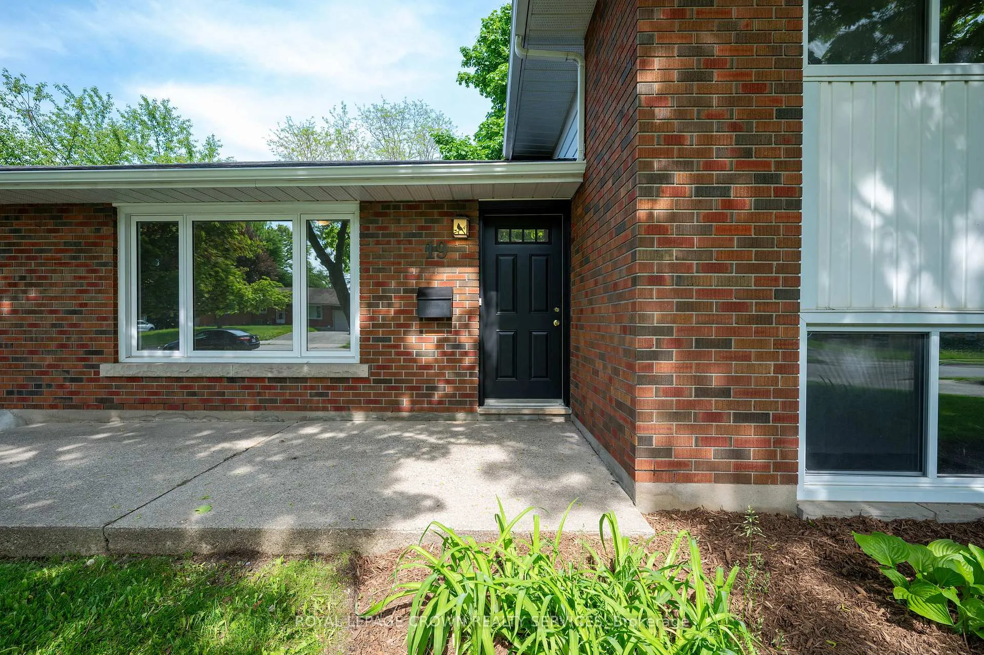 Photo 6 of 19 Taylor Avenue, Cambridge, East Galt — HOMEH