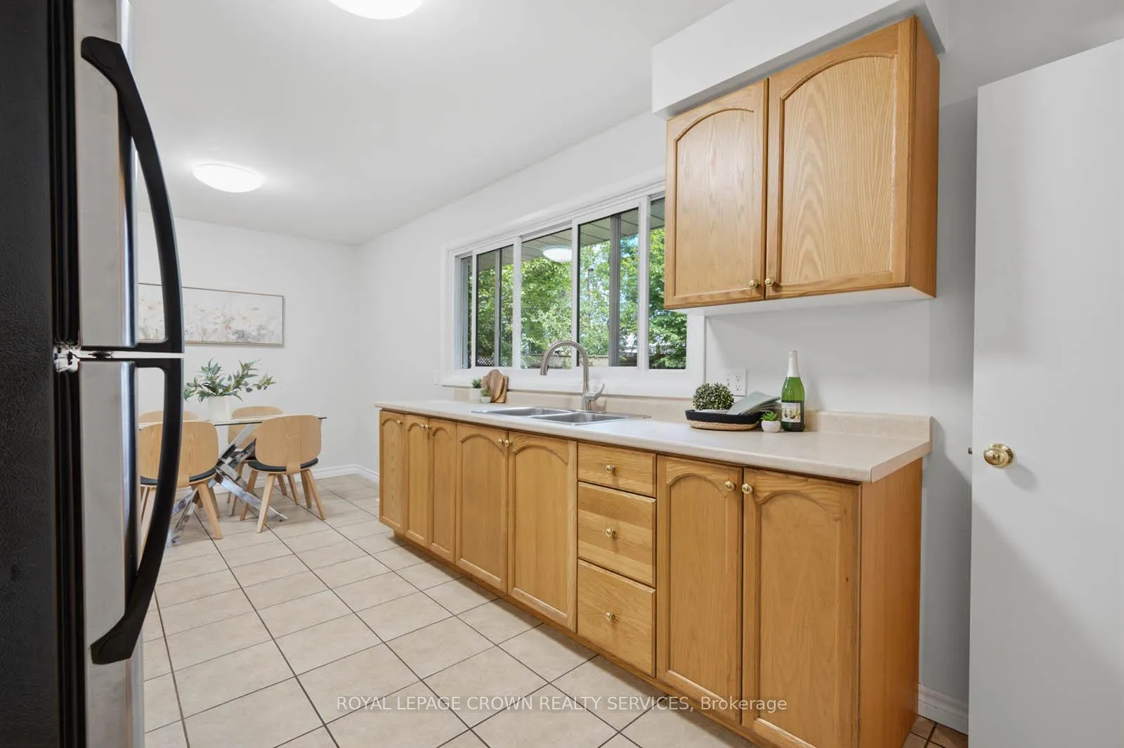 Photo 8 of 19 Taylor Avenue, Cambridge, East Galt — HOMEH