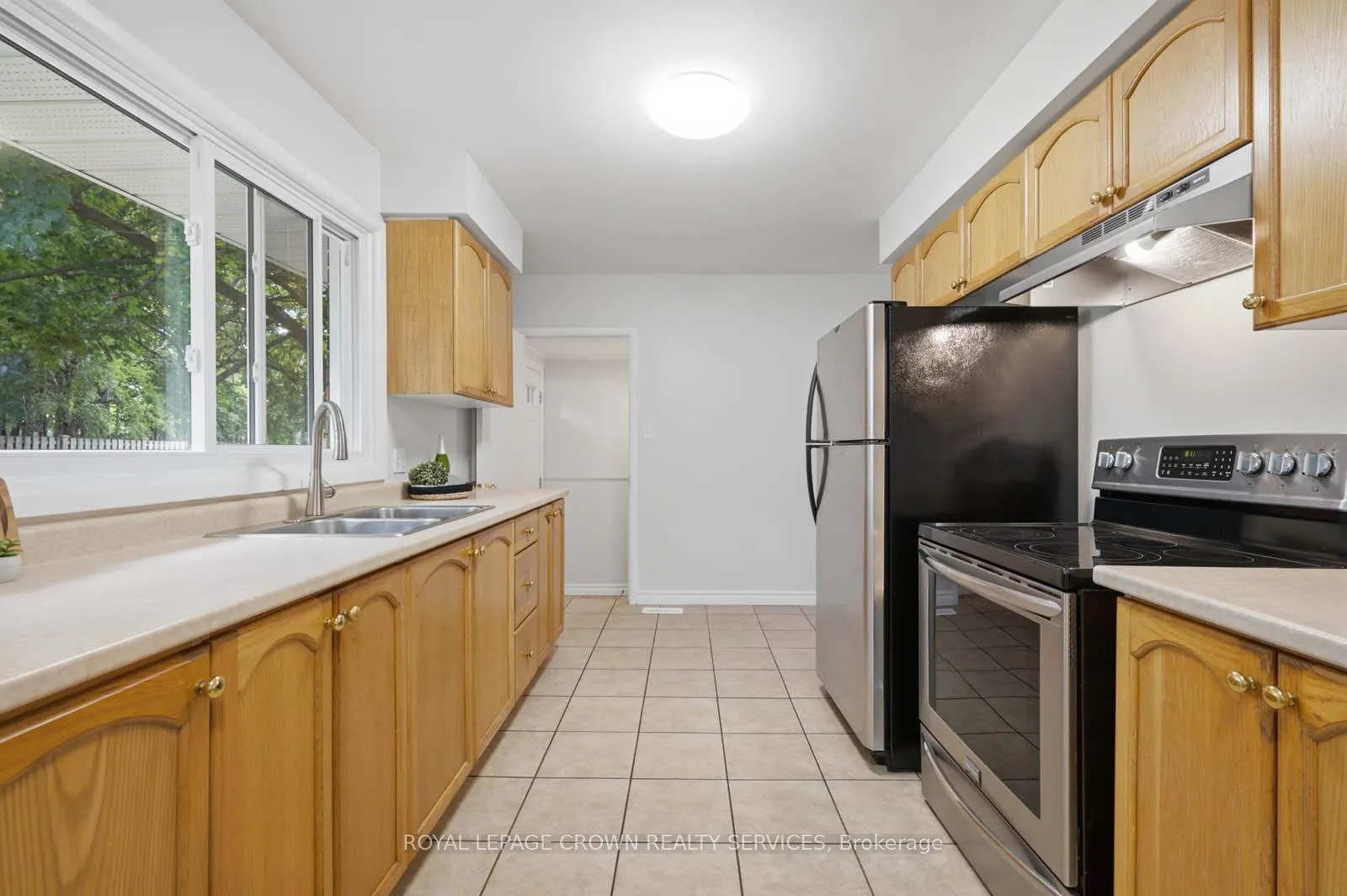 Photo 11 of 19 Taylor Avenue, Cambridge, East Galt — HOMEH