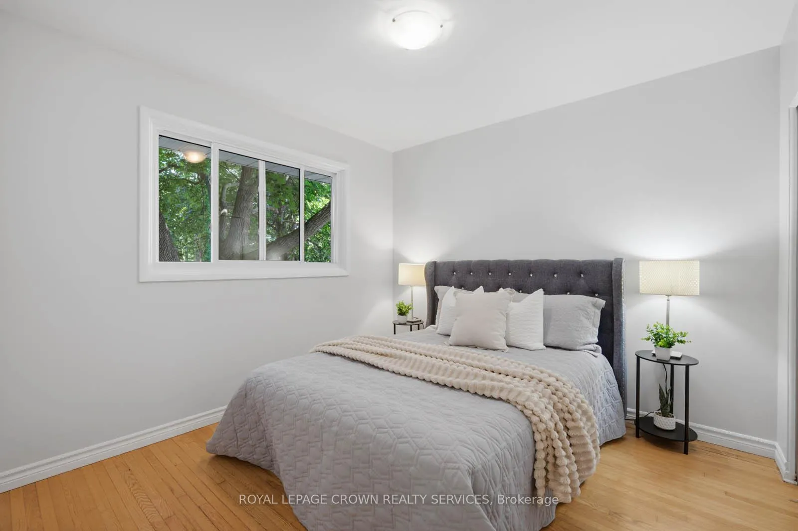 Photo 21 of 19 Taylor Avenue, Cambridge, East Galt — HOMEH