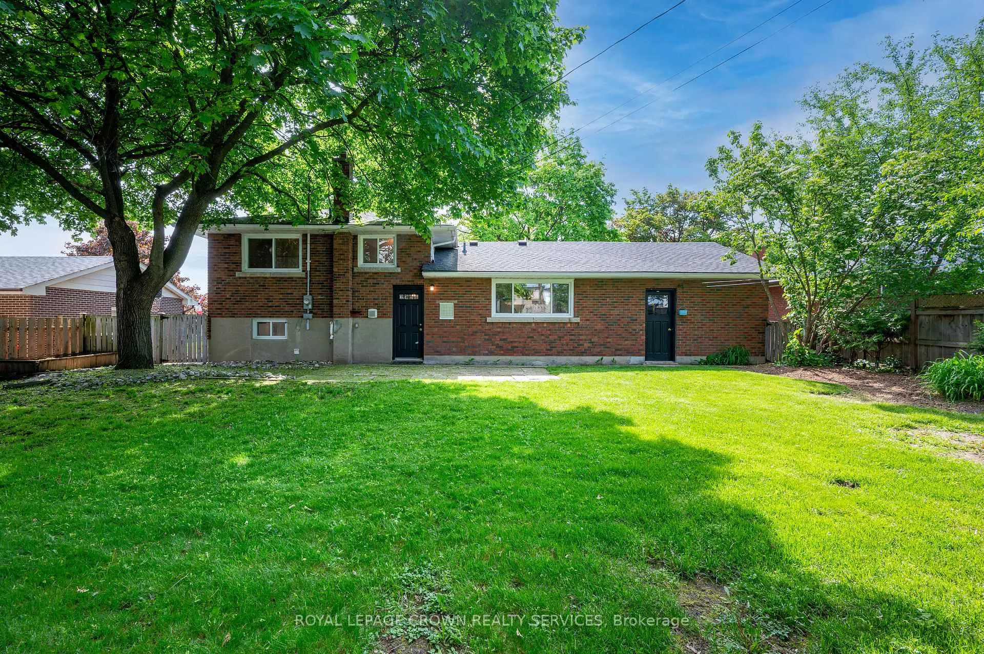 Photo 35 of 19 Taylor Avenue, Cambridge, East Galt — HOMEH