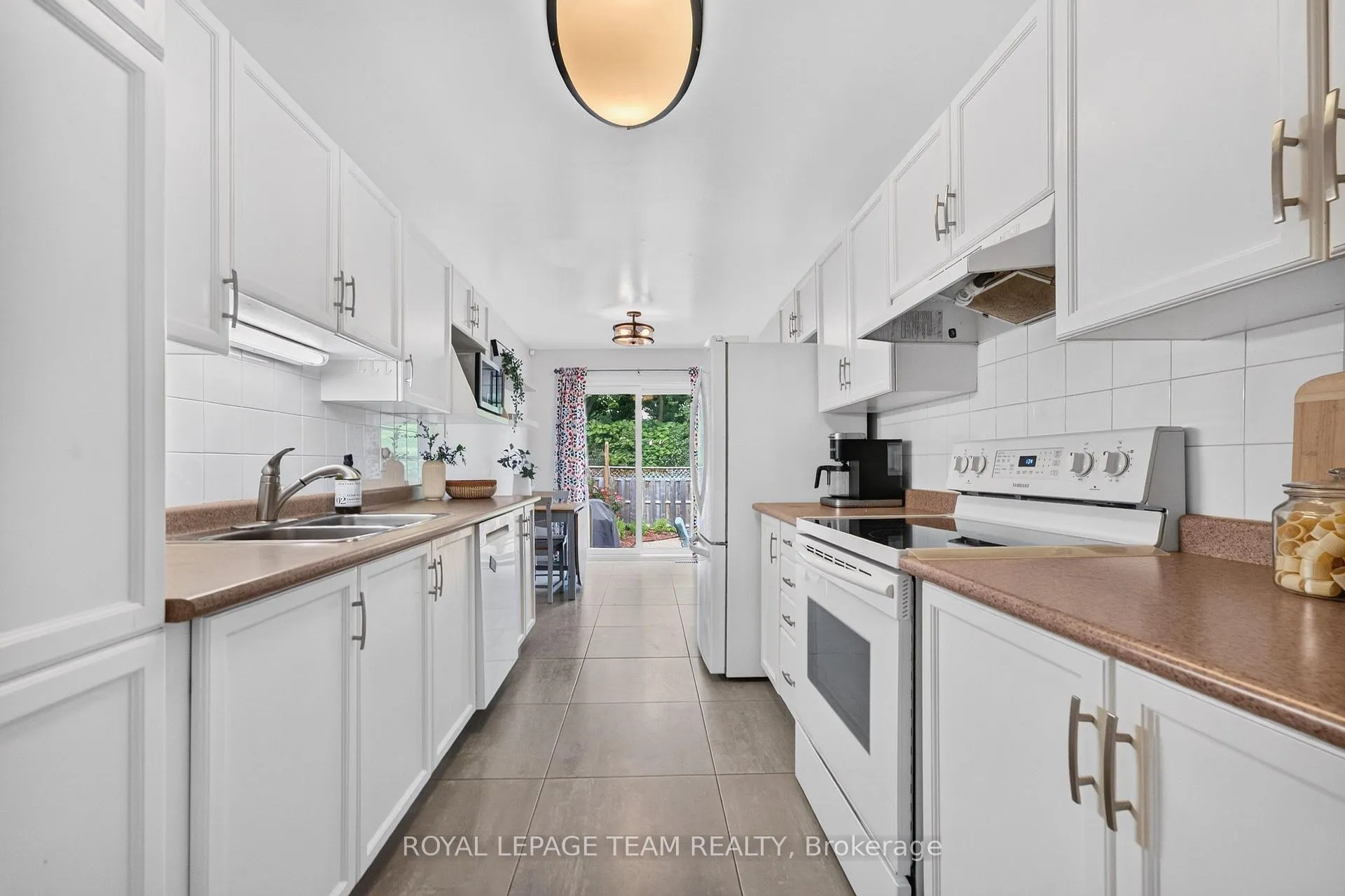 Photo 12 of 121 Cedarock Drive, Ottawa, Kanata - Bridlewood — HOMEH