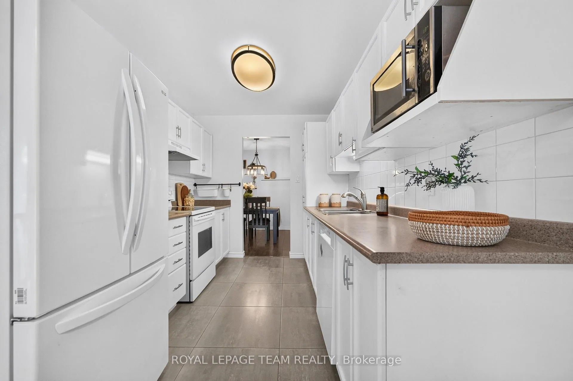 Photo 14 of 121 Cedarock Drive, Ottawa, Kanata - Bridlewood — HOMEH