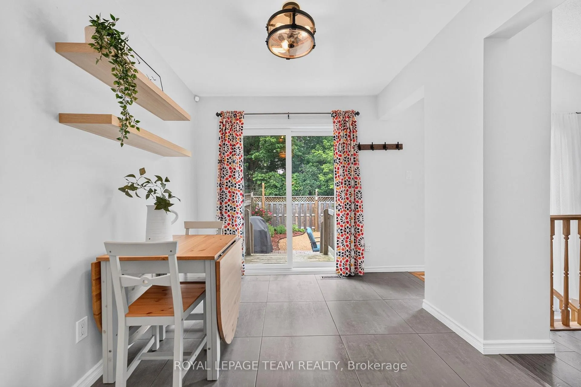 Photo 15 of 121 Cedarock Drive, Ottawa, Kanata - Bridlewood — HOMEH