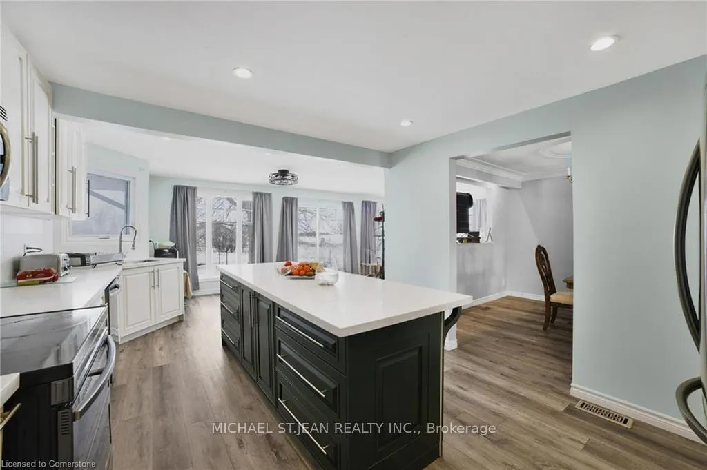 Photo 12 of 965 Highland Road E, Hamilton, Stoney Creek — HOMEH